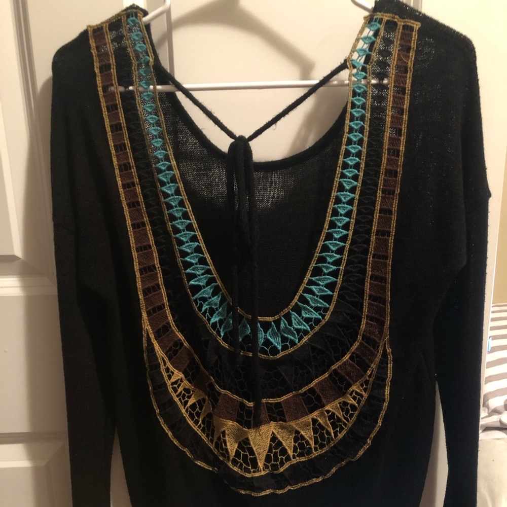Lightweight Sweater With Decorative Back